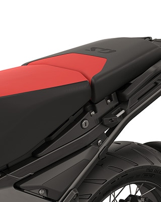 High rider's seat and sport passenger seat (Rallye seat look)