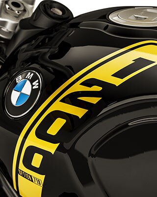 We see the cylinder head cover of the R nineT Urban G/S.