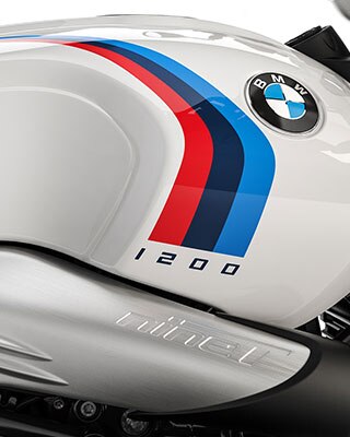 We see the tank shape and snorkel cover of the R nineT Urban G/S.
