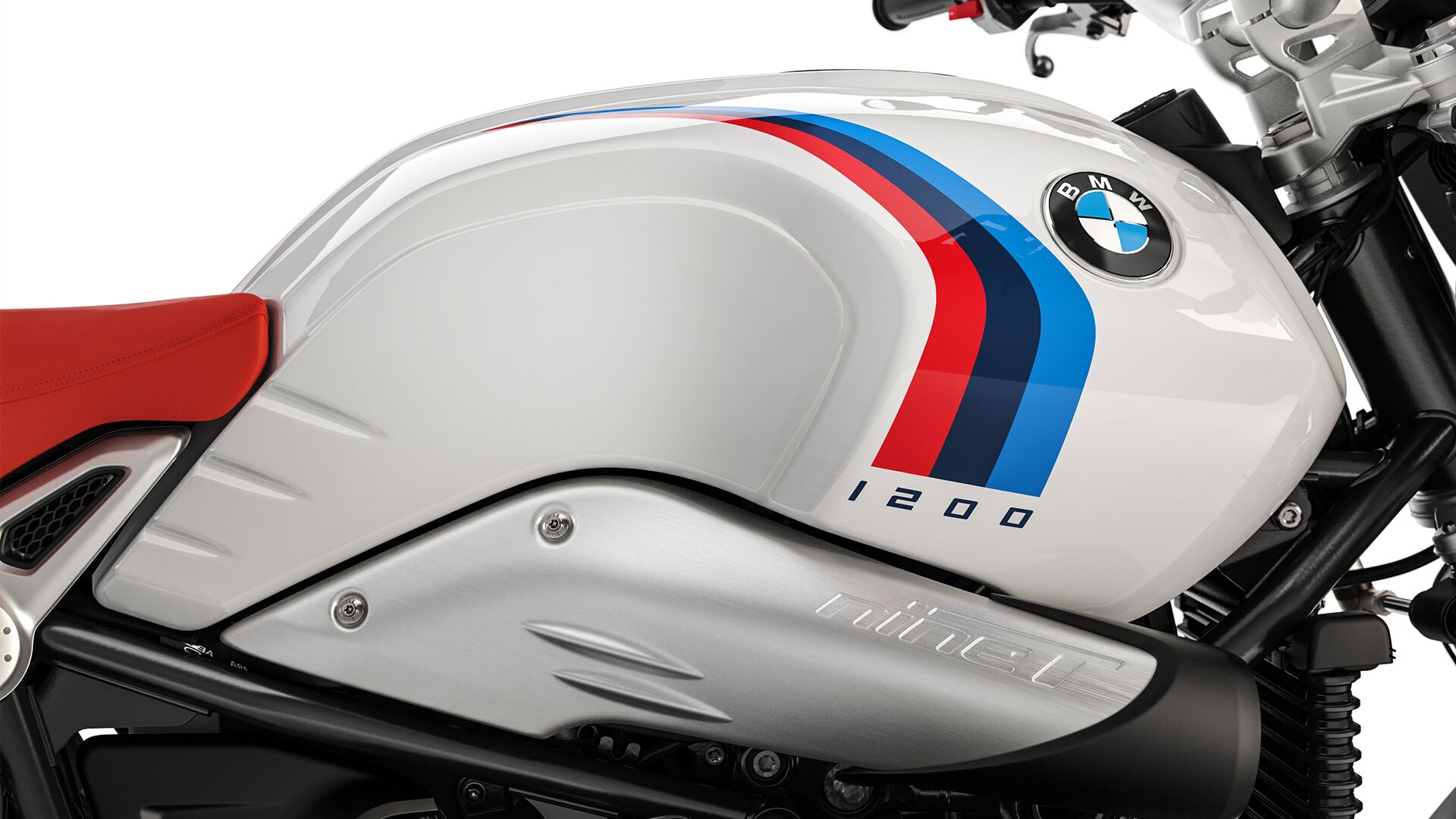 We see the tank shape and snorkel cover of the R nineT Urban G/S.