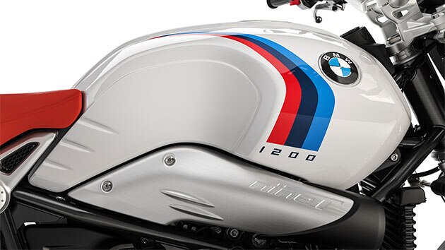 We see the tank shape and snorkel cover of the R nineT Urban G/S.