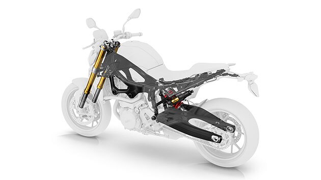 We see the chassis of the F 900 R.