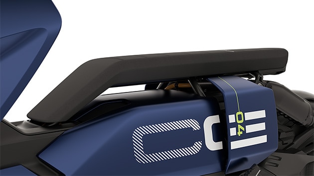 The comfort seat with seat heating on the CE 04 from BMW Motorrad